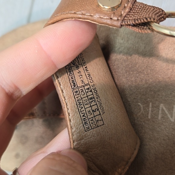 Vionic Women Kirra T strap Thong Leather Sandals Flats shoes sz 7 - Picture 5 of 11